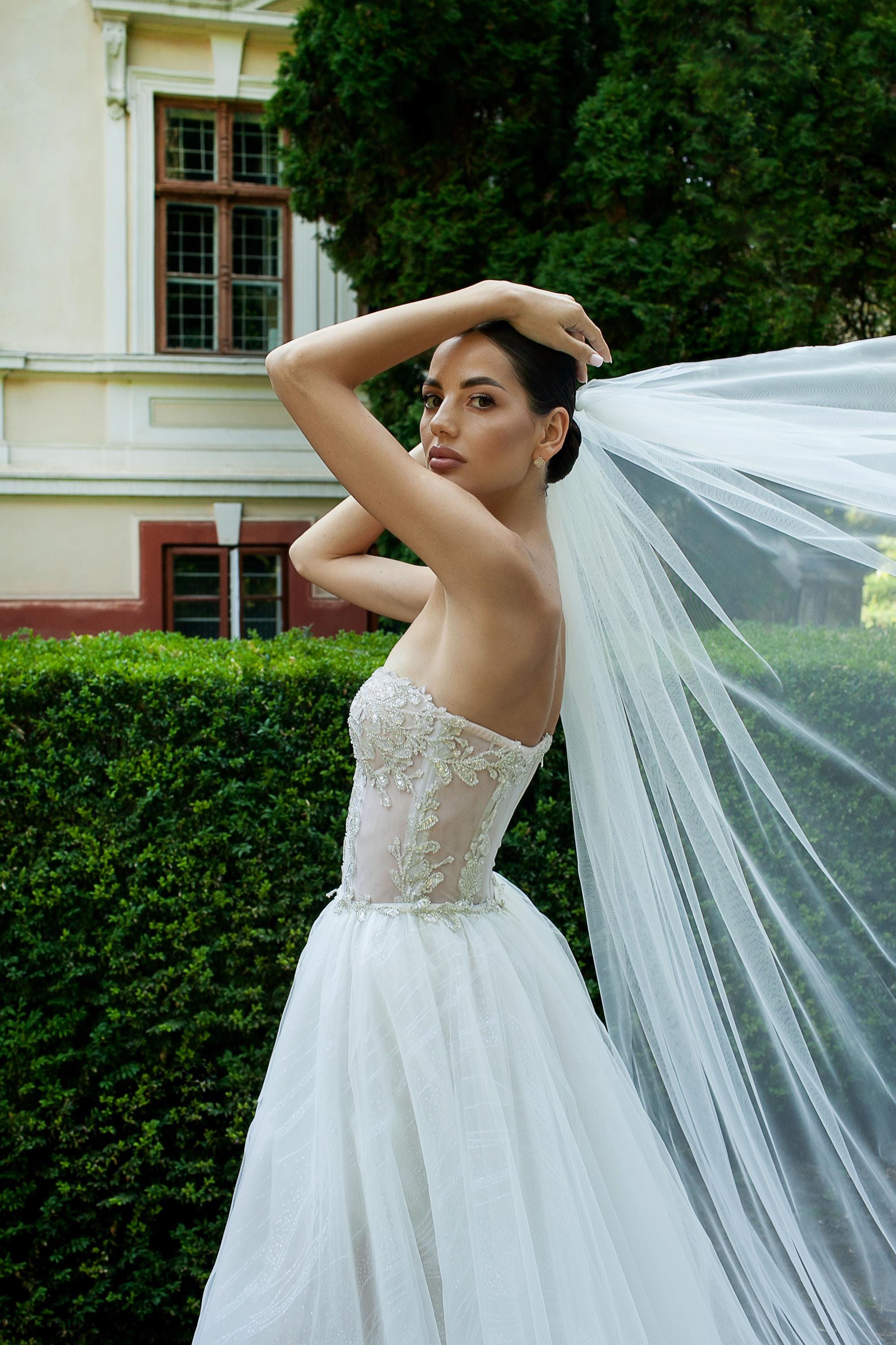Classic Simple Long Bridal Veil in Different Sizes