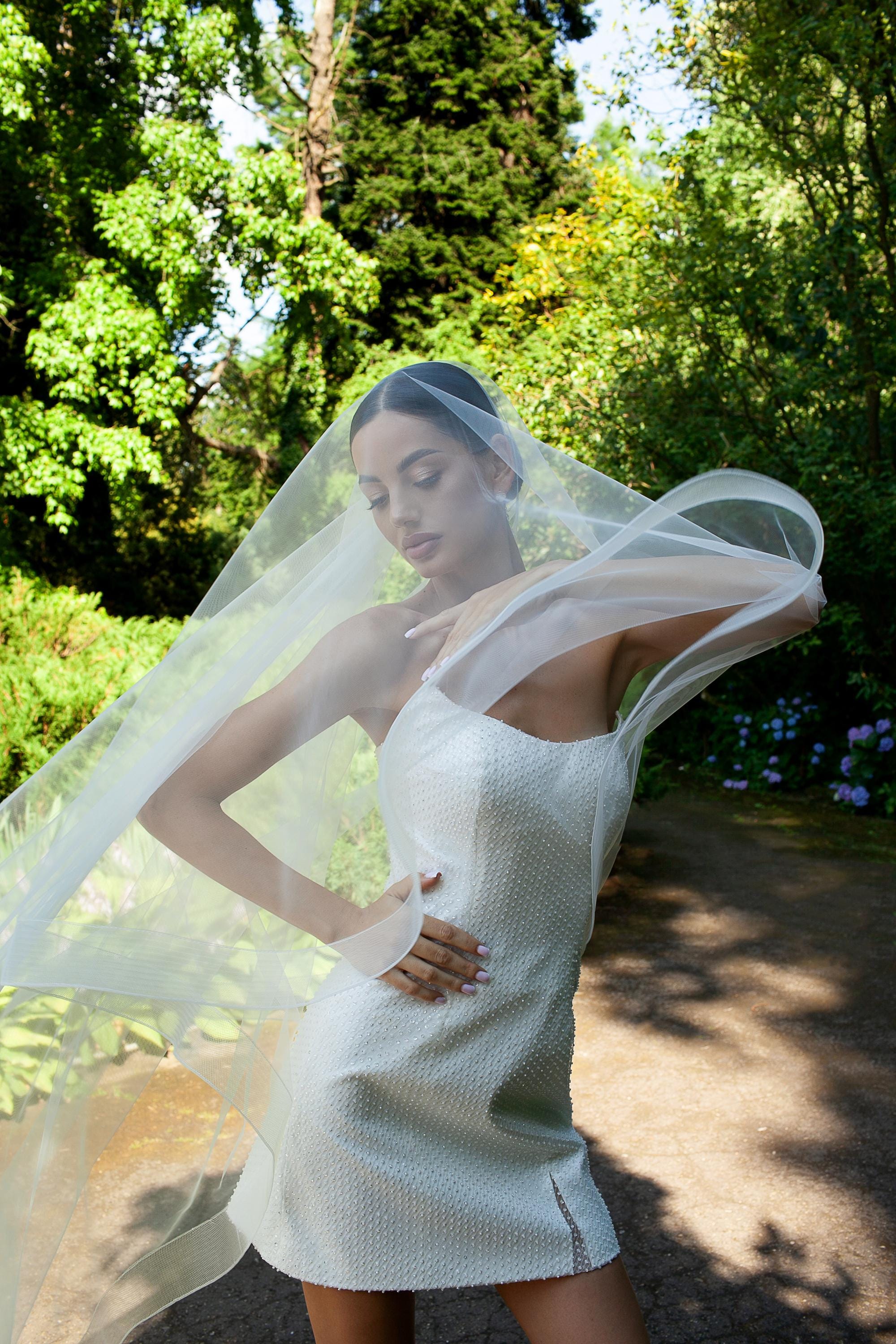 Horsehair Trim Wedding Veil in Different Sizes