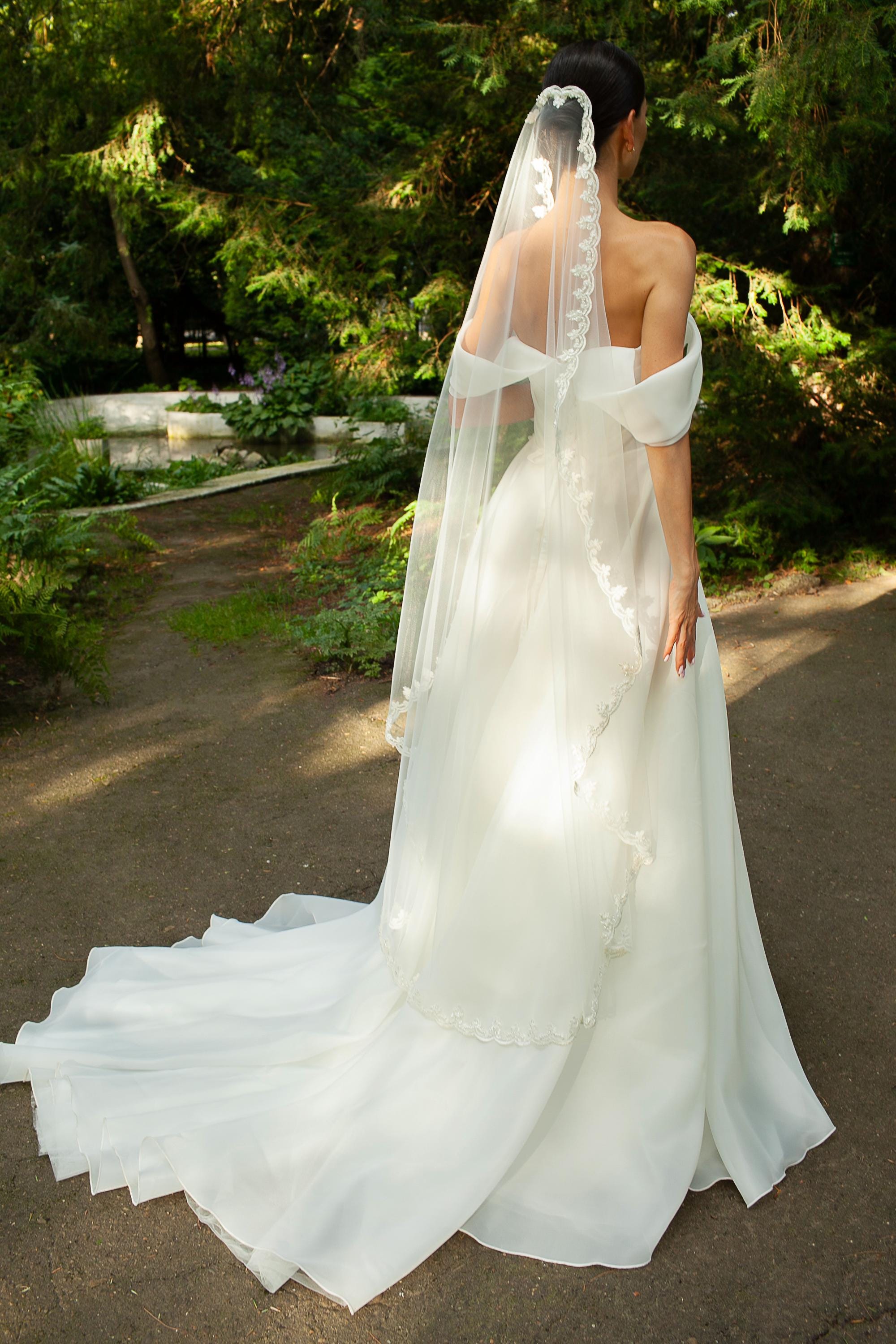 Wedding Veil with Lace Trim Pearls Crystals