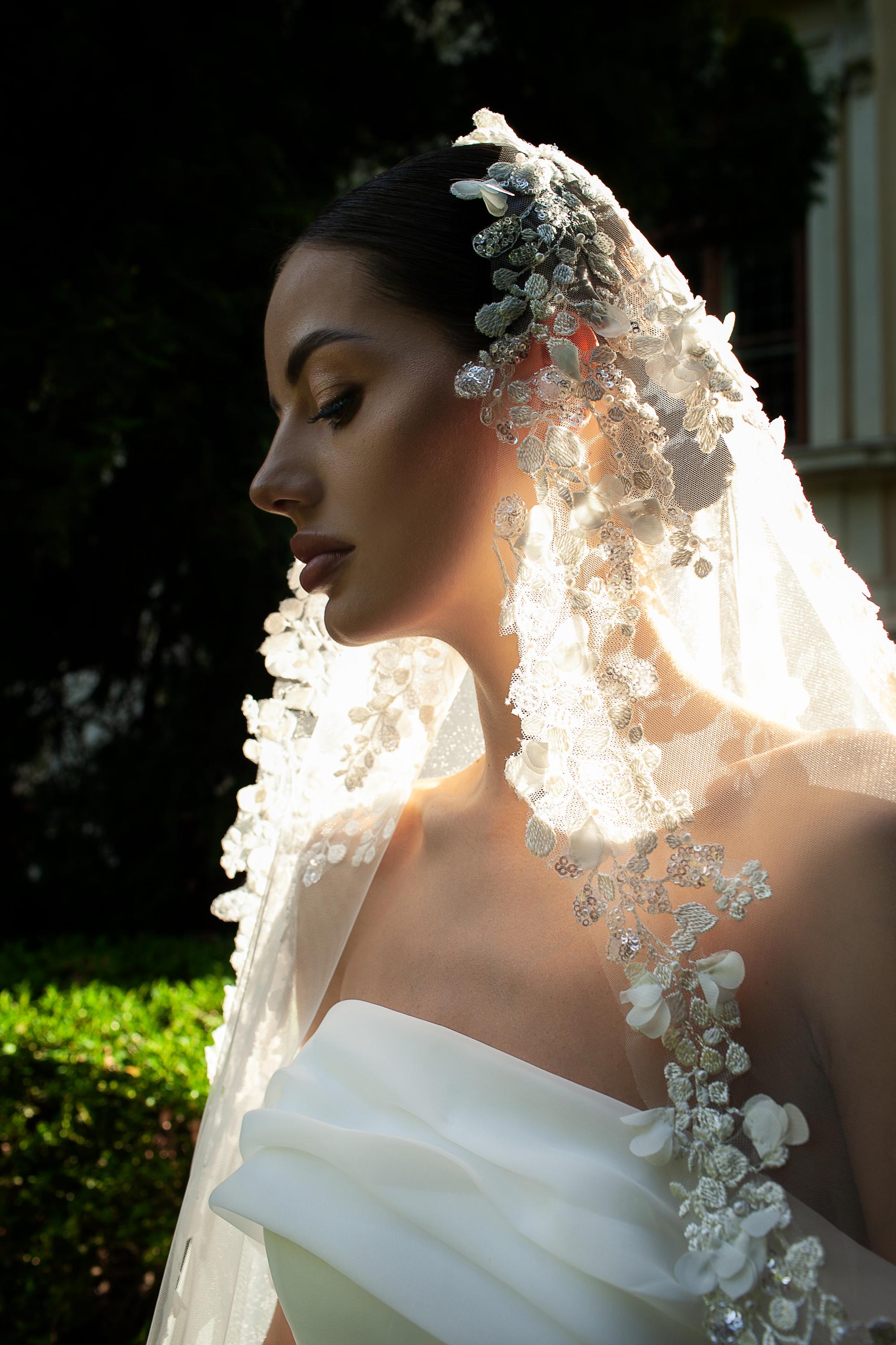 Bridal veil Lace 3D leaves with sequins