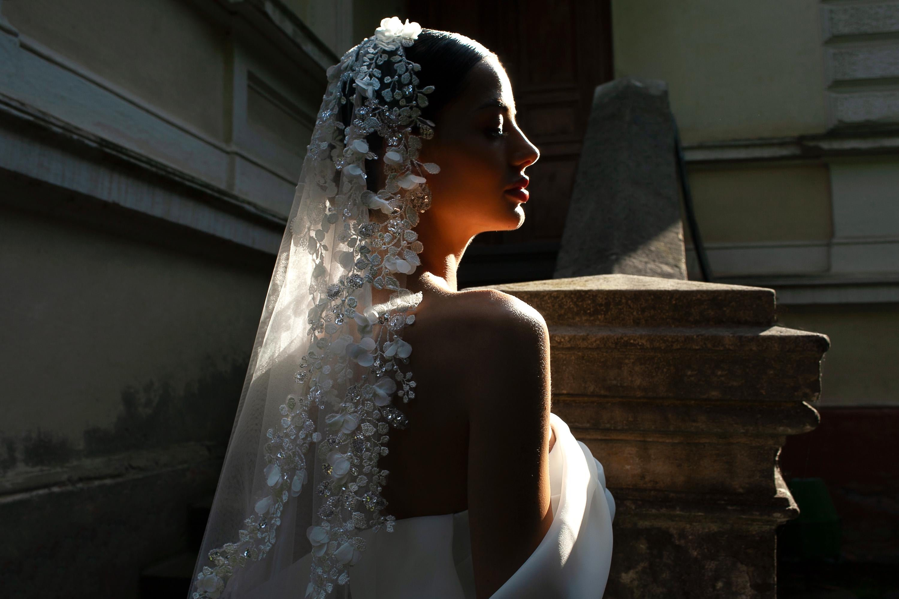 Bridal veil Lace 3D leaves with sequins