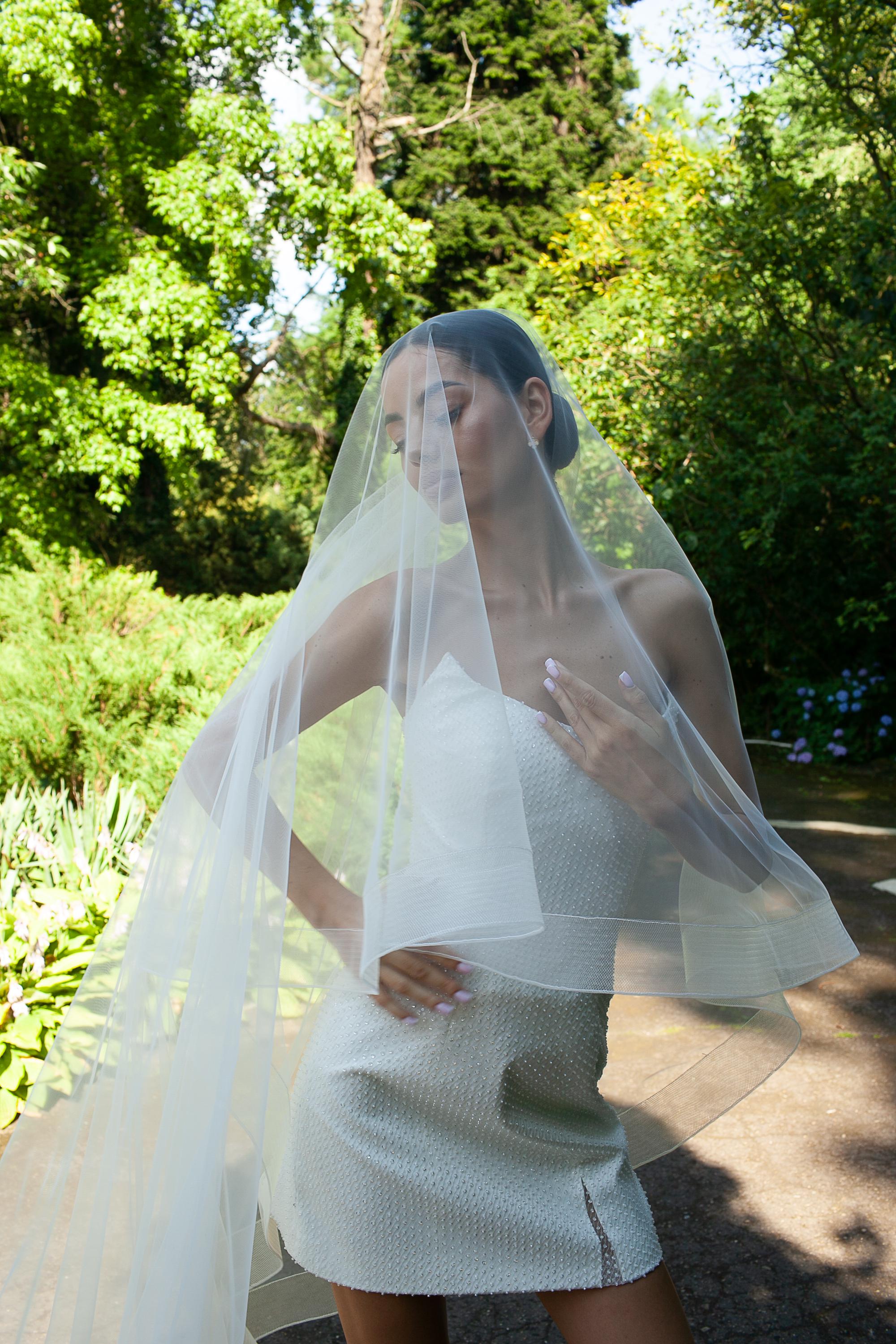 Horsehair Trim Wedding Veil in Different Sizes