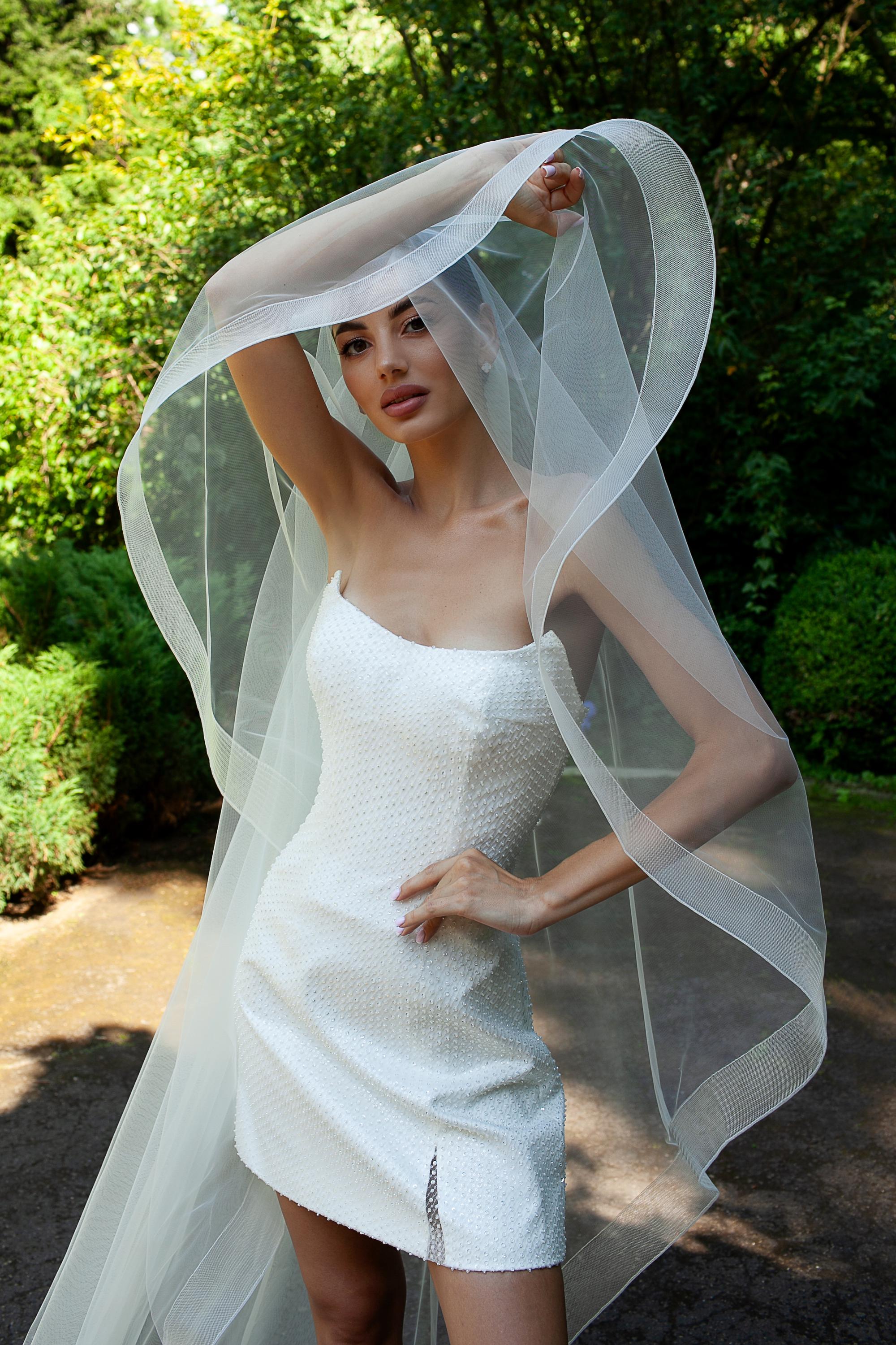 Horsehair Trim Wedding Veil in Different Sizes