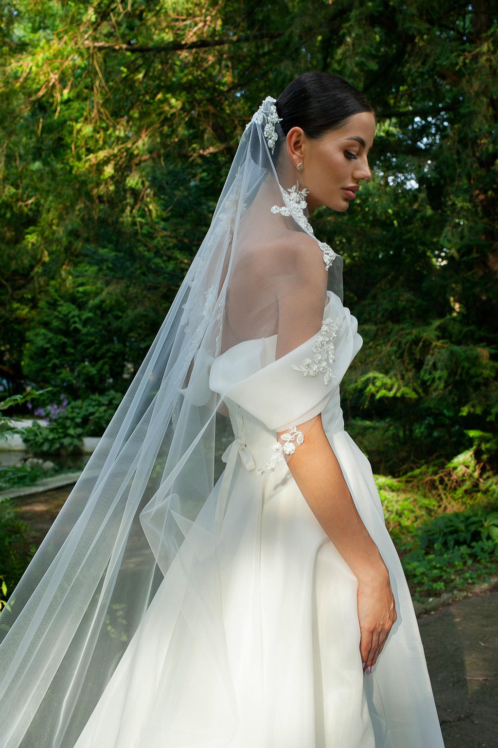 Long Wedding Veil with Floral Lace and Pearls